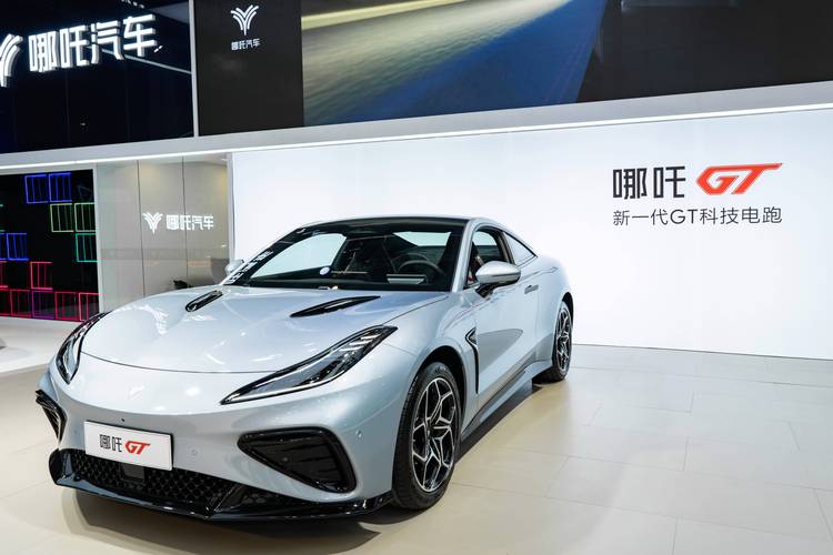 重庆荣昌区嘉顺泽企业管理咨询哪吒汽车在智能汽车领域的表现，领途汽车在新能源汽车市场中的影响力